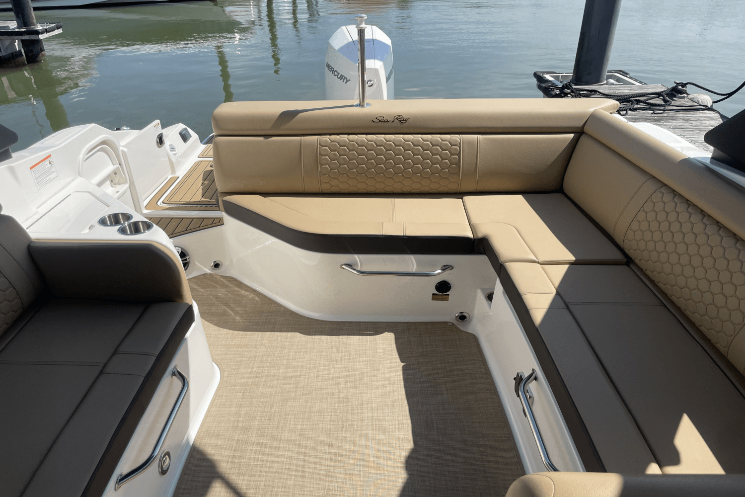 Slide: The Image of Sea Ray SDX 270 Outboard 2024 - 30