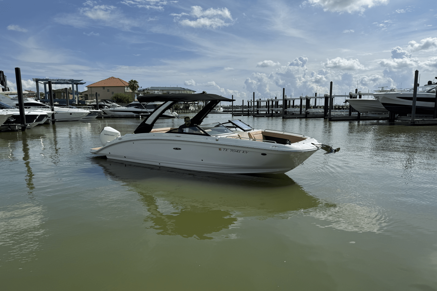 Slide: The Image of Sea Ray SDX 270 Outboard 2024 - 4