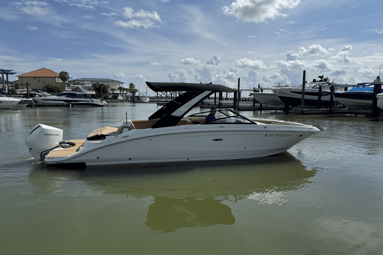 Slide: The Image of Sea Ray SDX 270 Outboard 2024 - 7