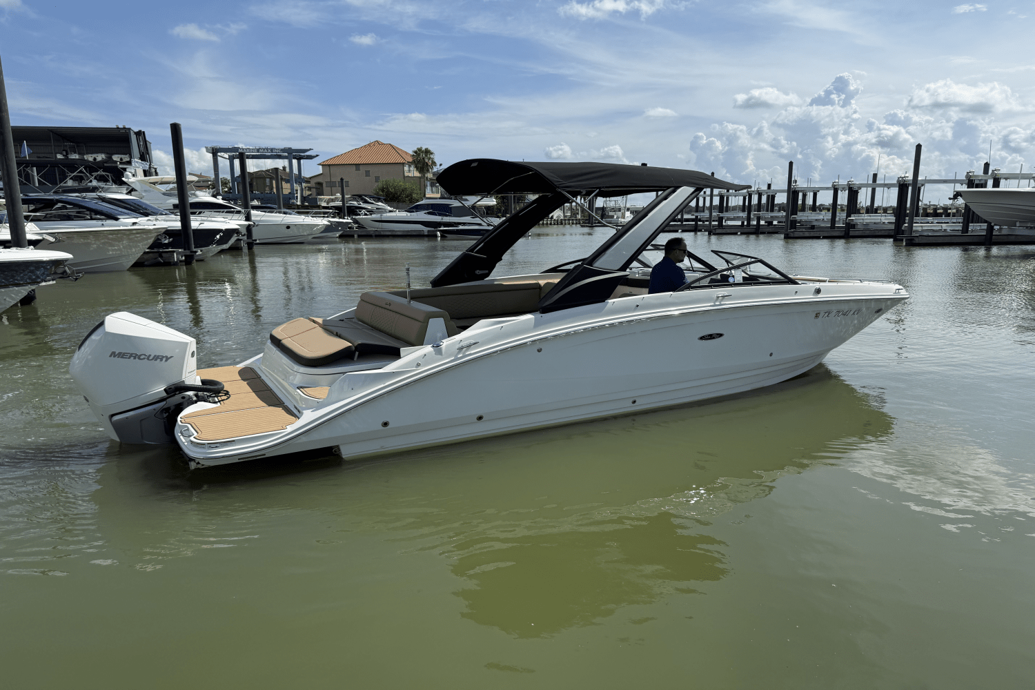 Slide: The Image of Sea Ray SDX 270 Outboard 2024 - 8
