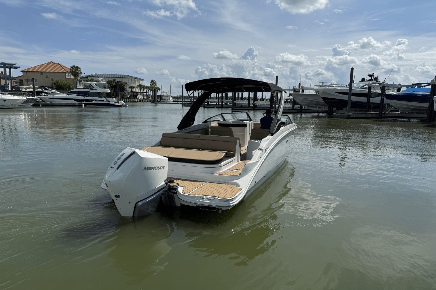 Slide: The Image of Sea Ray SDX 270 Outboard 2024 - 9