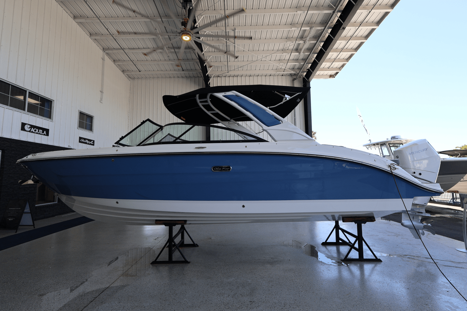 Slide: The Image of Sea Ray SDX 270 Outboard 2025 - 0