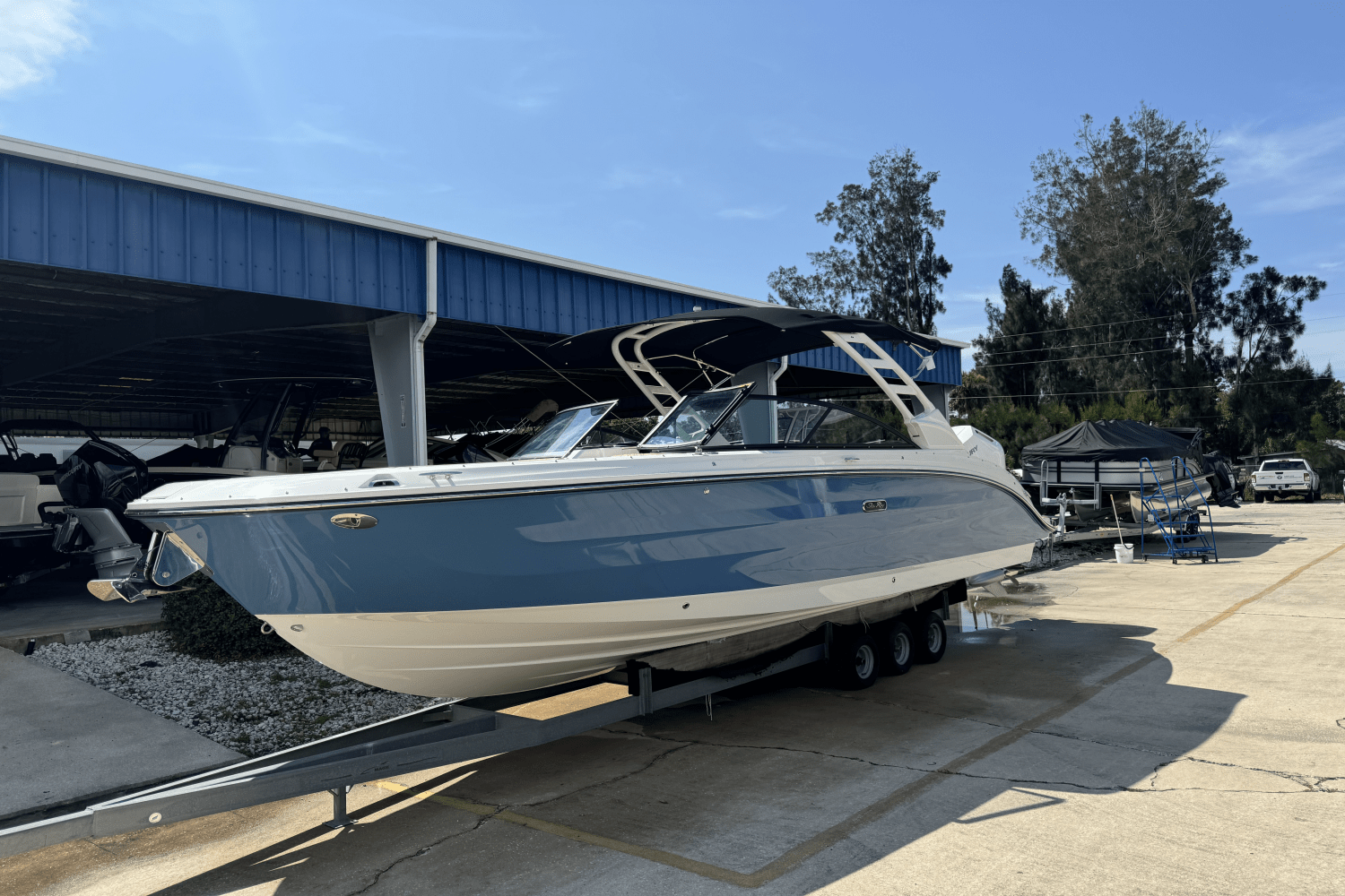 Slide: The Image of Sea Ray SDX 270 Outboard 2025 - 0