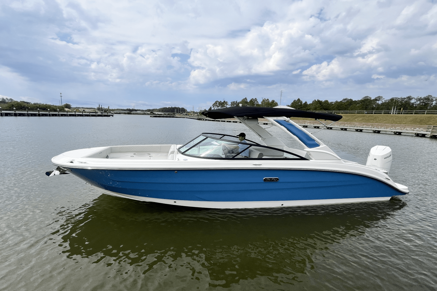 Slide: The Image of Sea Ray SDX 270 Outboard 2025 - 1