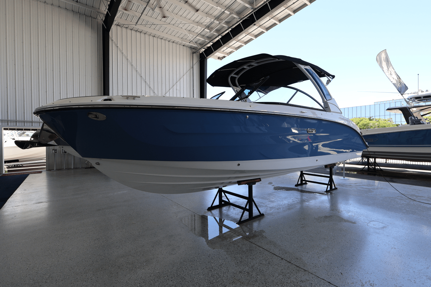 Slide: The Image of Sea Ray SDX 270 Outboard 2025 - 1