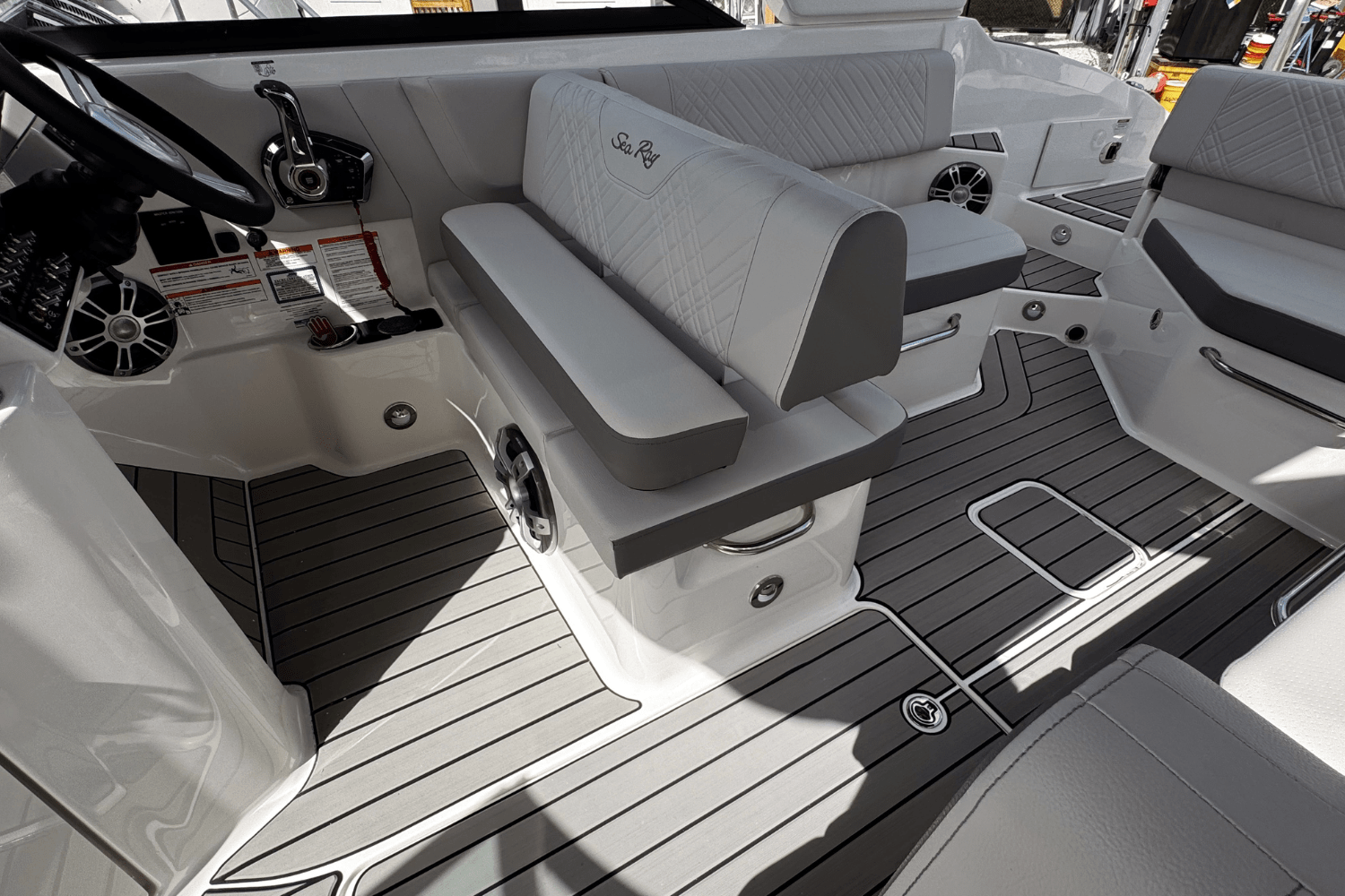 Slide: The Image of Sea Ray SDX 270 Outboard 2025 - 10