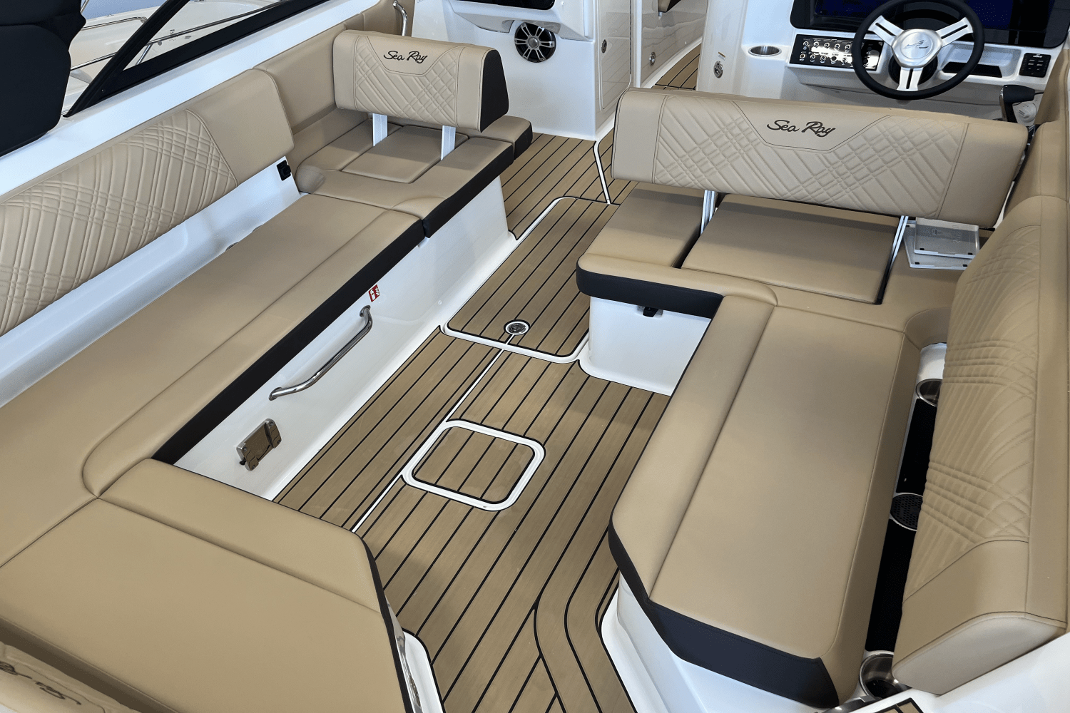 Slide: The Image of Sea Ray SDX 270 Outboard 2025 - 11