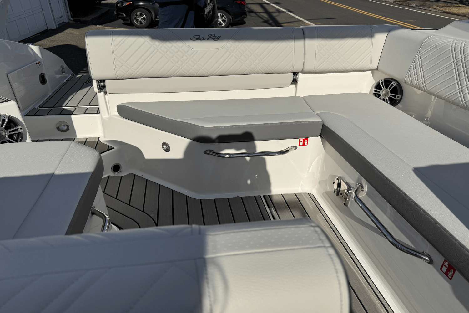 Slide: The Image of Sea Ray SDX 270 Outboard 2025 - 11