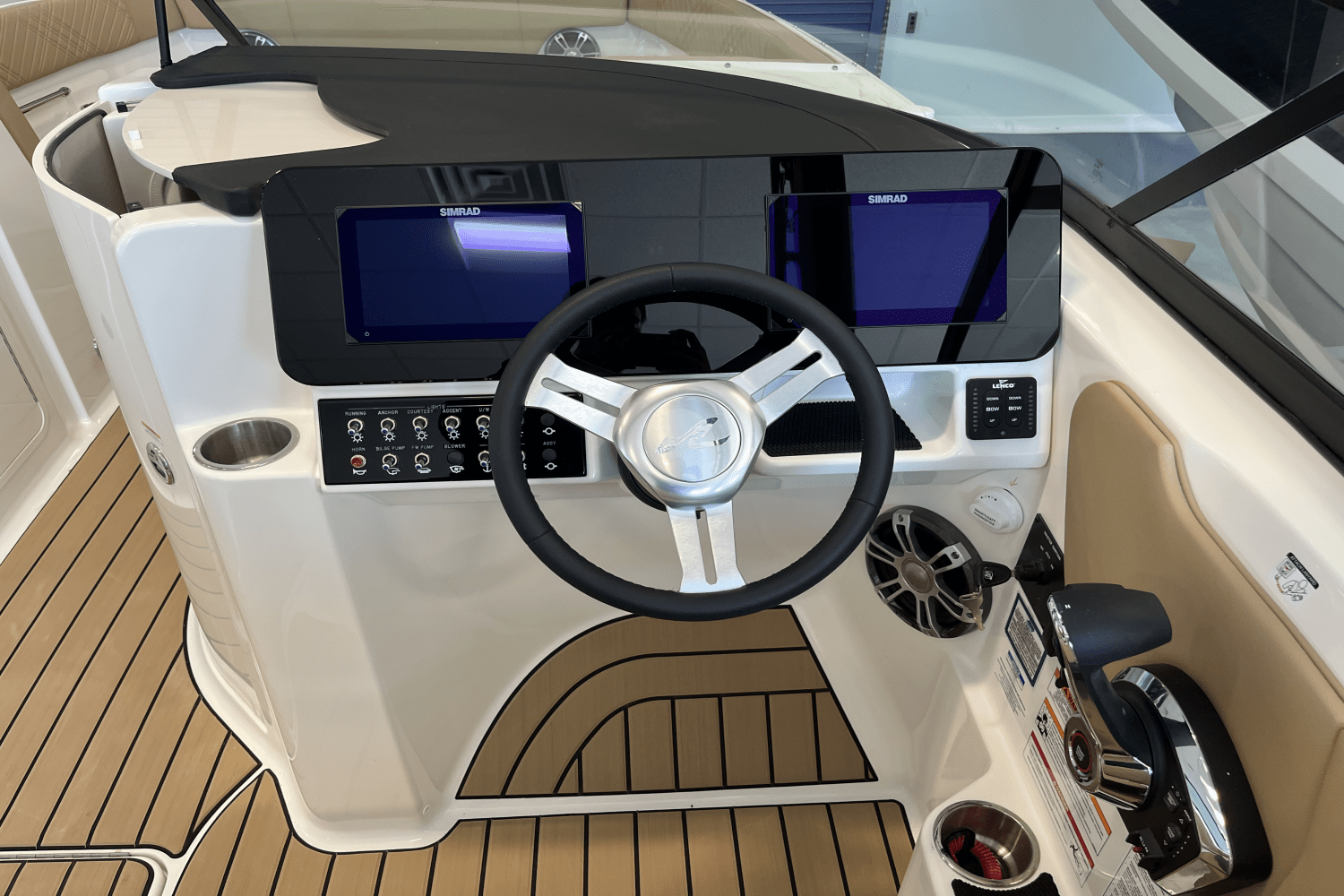 Slide: The Image of Sea Ray SDX 270 Outboard 2025 - 12