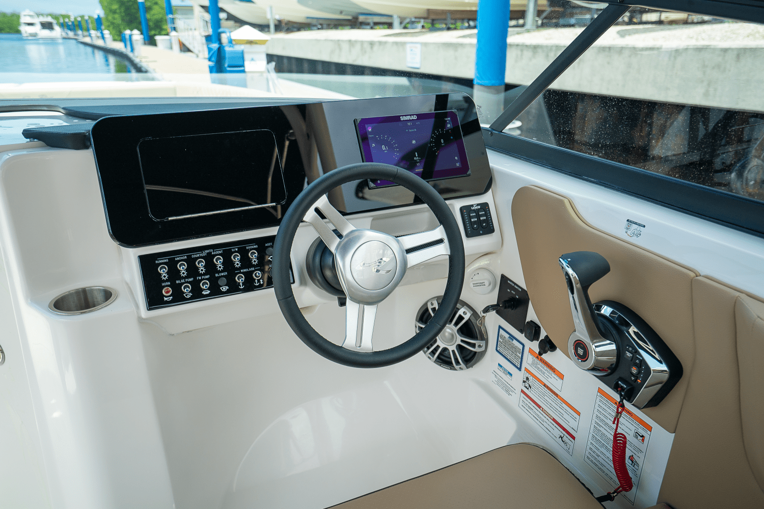 Slide: The Image of Sea Ray SDX 270 Outboard 2025 - 12