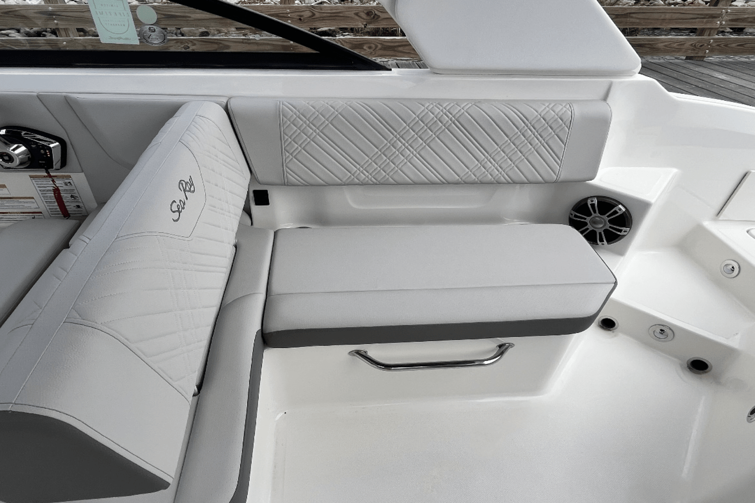 Slide: The Image of Sea Ray SDX 270 Outboard 2025 - 13