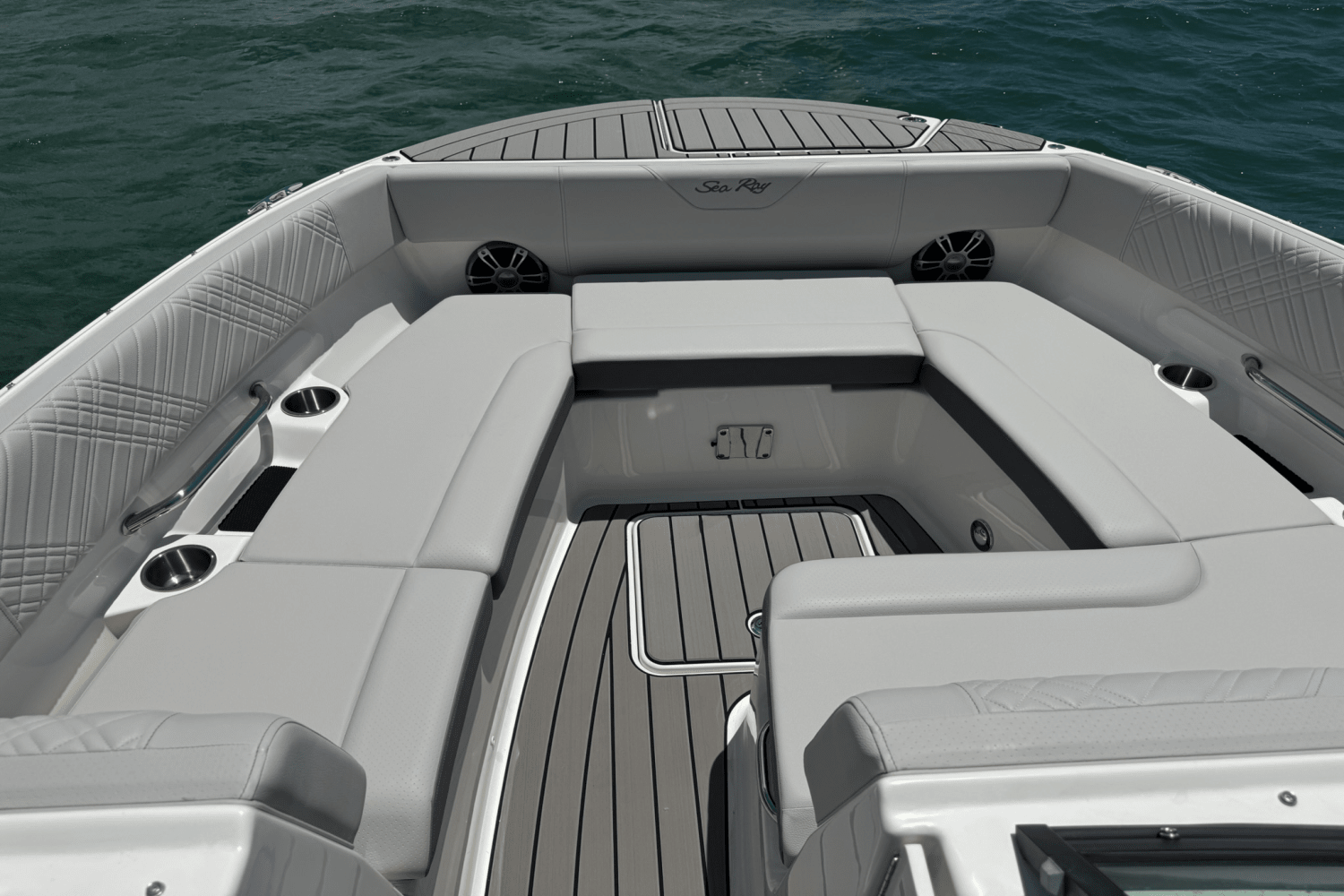 Slide: The Image of Sea Ray SDX 270 Outboard 2025 - 14