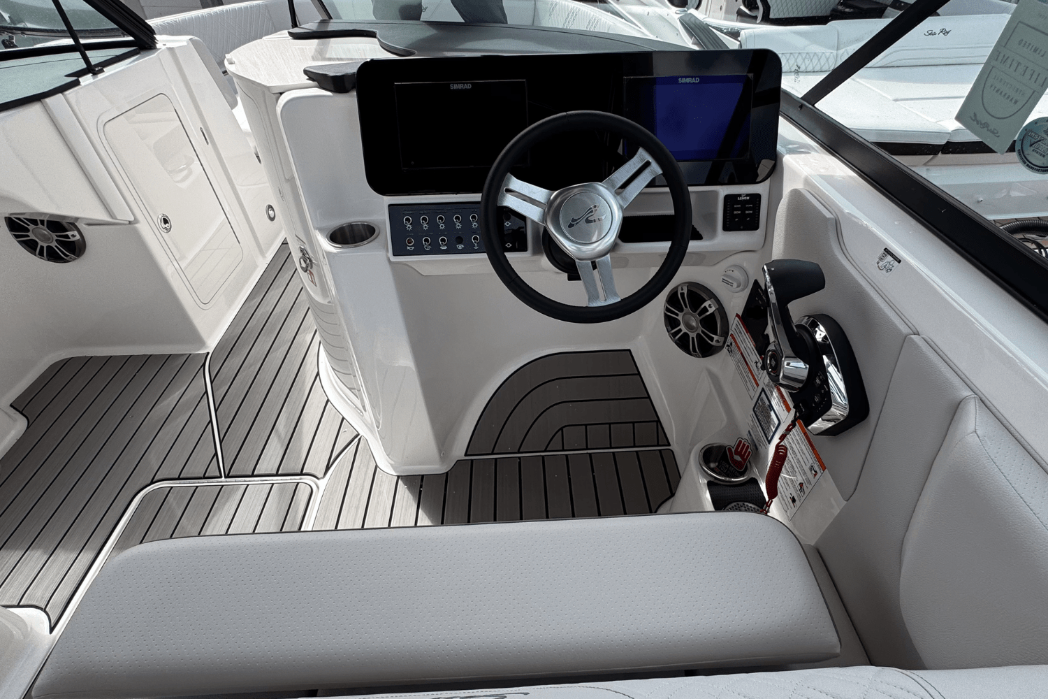 Slide: The Image of Sea Ray SDX 270 Outboard 2025 - 14