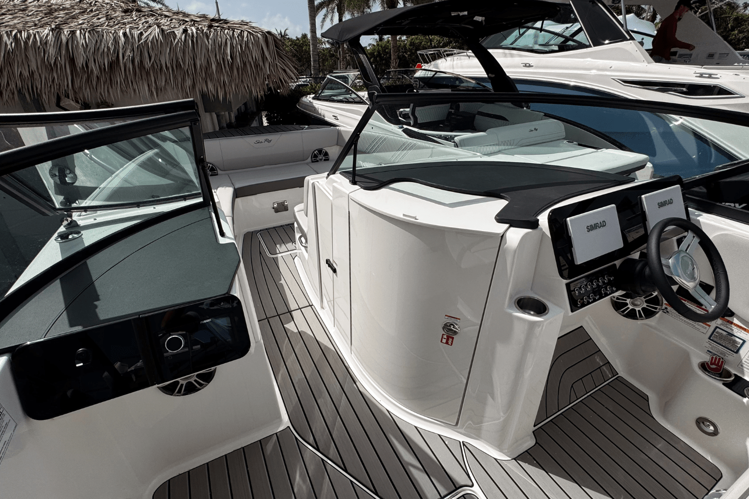 Slide: The Image of Sea Ray SDX 270 Outboard 2025 - 15