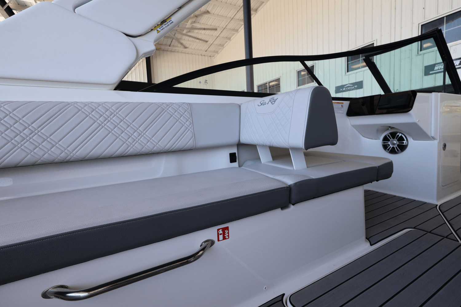 Slide: The Image of Sea Ray SDX 270 Outboard 2025 - 15