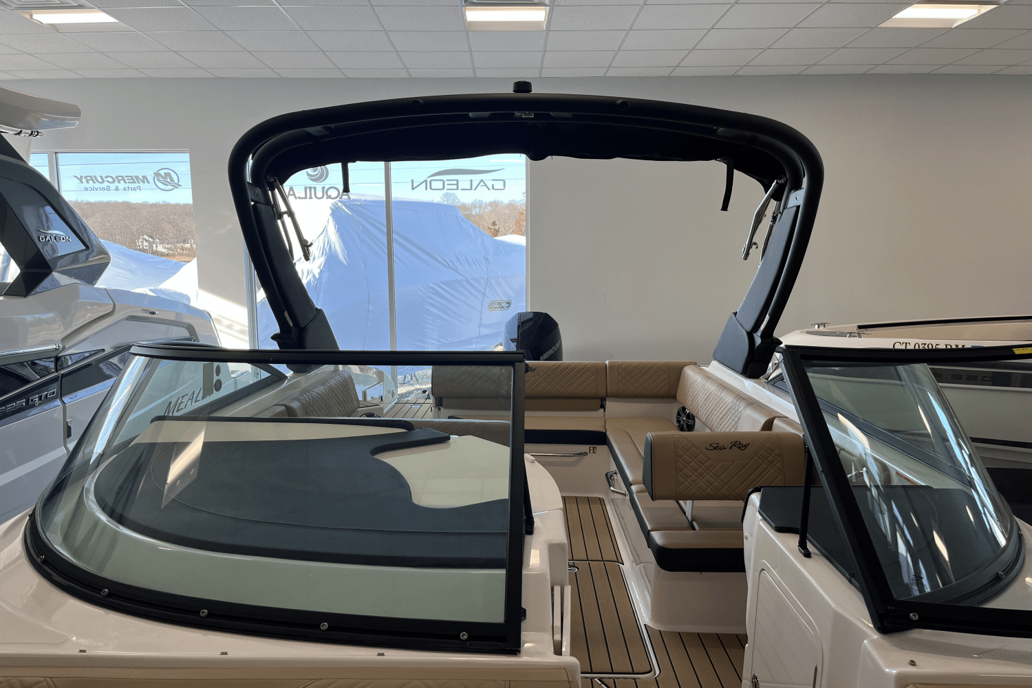 Slide: The Image of Sea Ray SDX 270 Outboard 2025 - 16