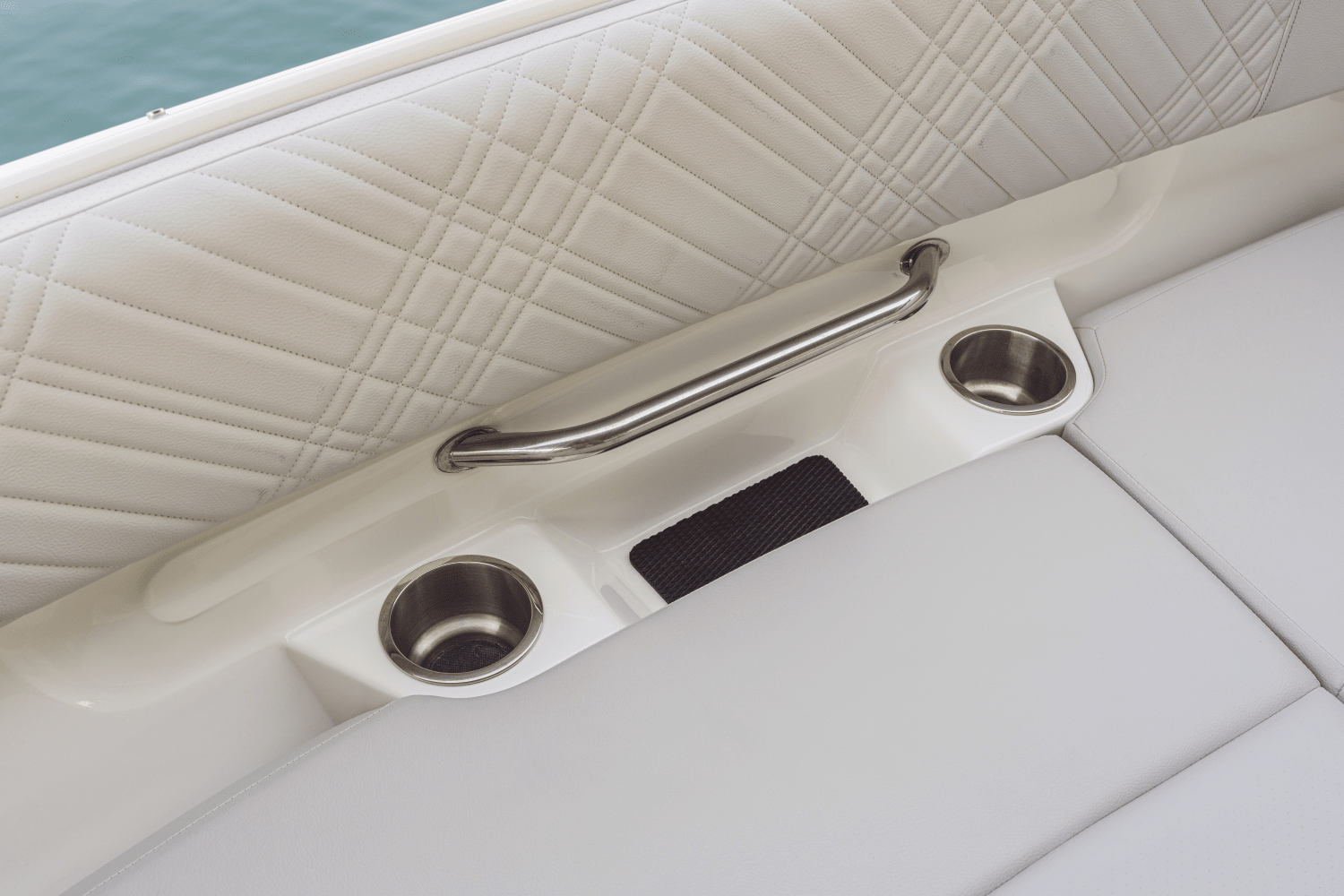Slide: The Image of Sea Ray SDX 270 Outboard 2025 - 18