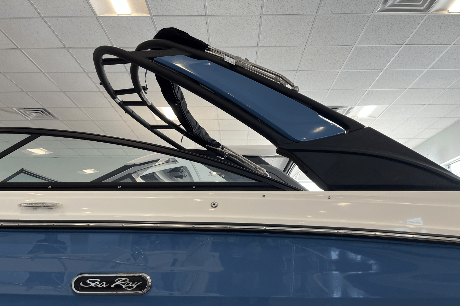 Slide: The Image of Sea Ray SDX 270 Outboard 2025 - 19