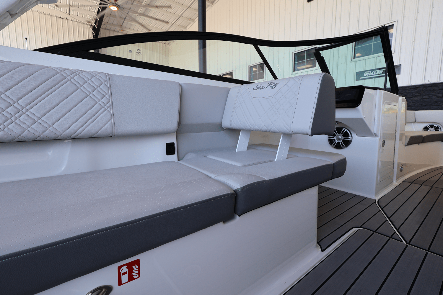 Slide: The Image of Sea Ray SDX 270 Outboard 2025 - 19