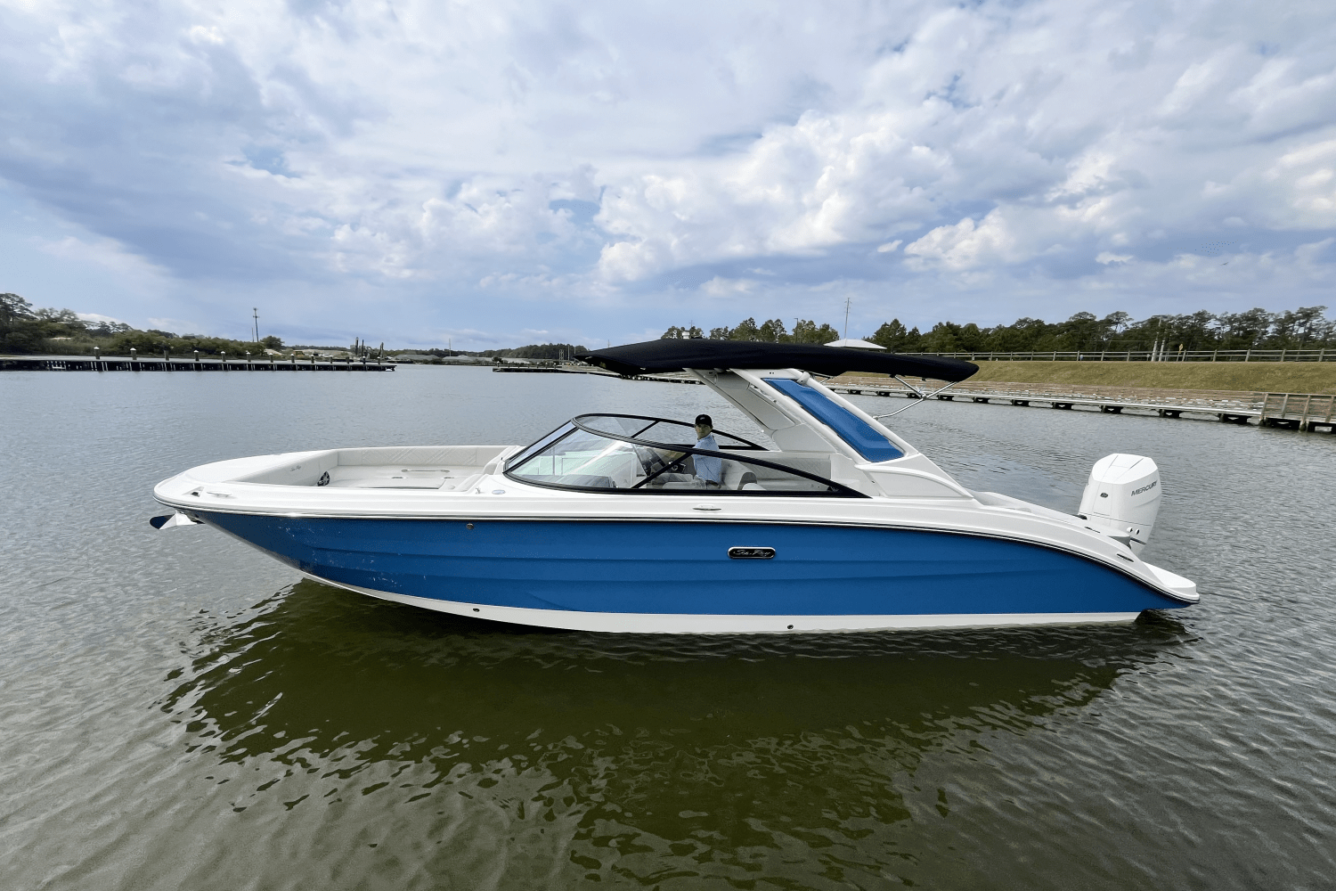 Slide: The Image of Sea Ray SDX 270 Outboard 2025 - 2