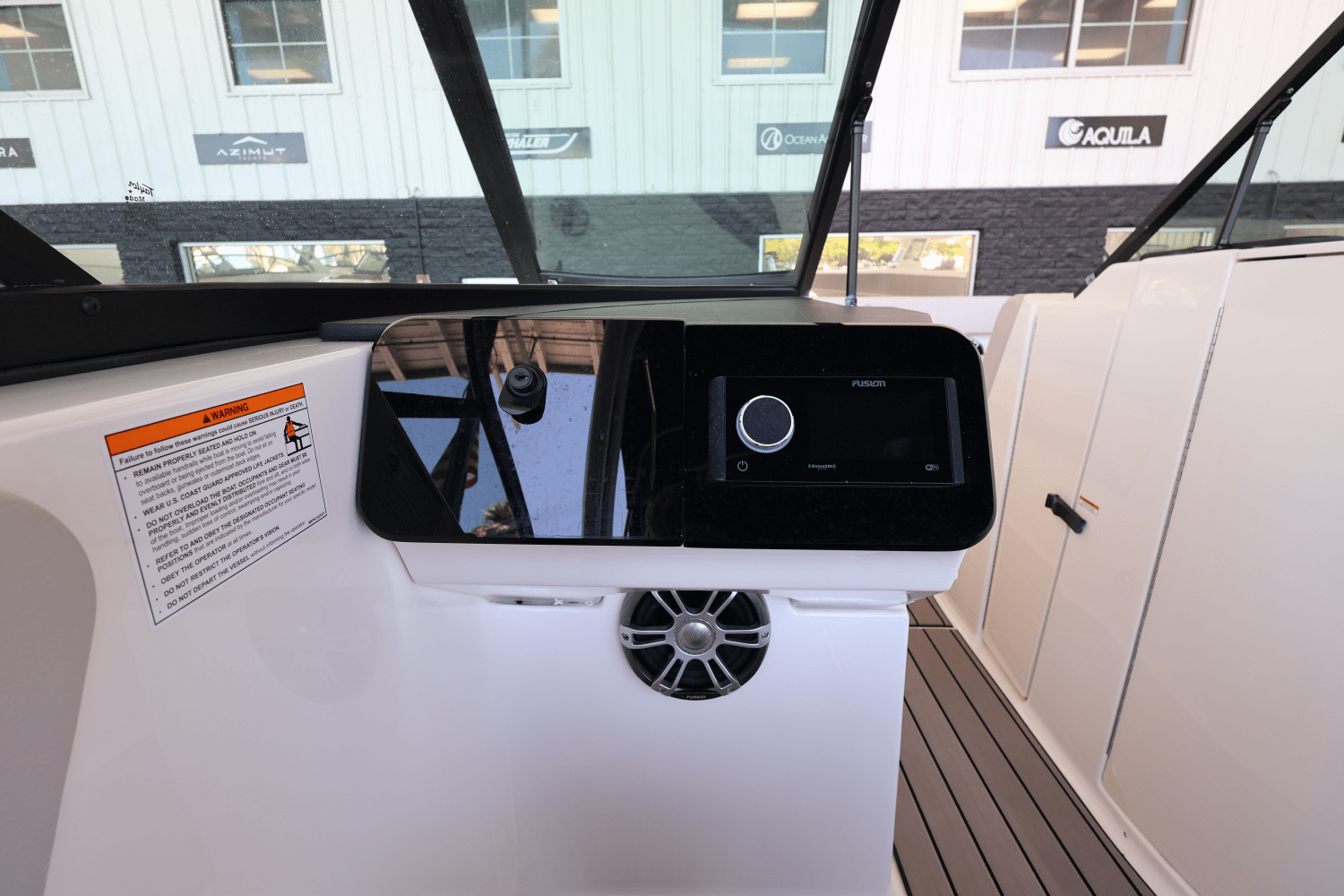 Slide: The Image of Sea Ray SDX 270 Outboard 2025 - 21