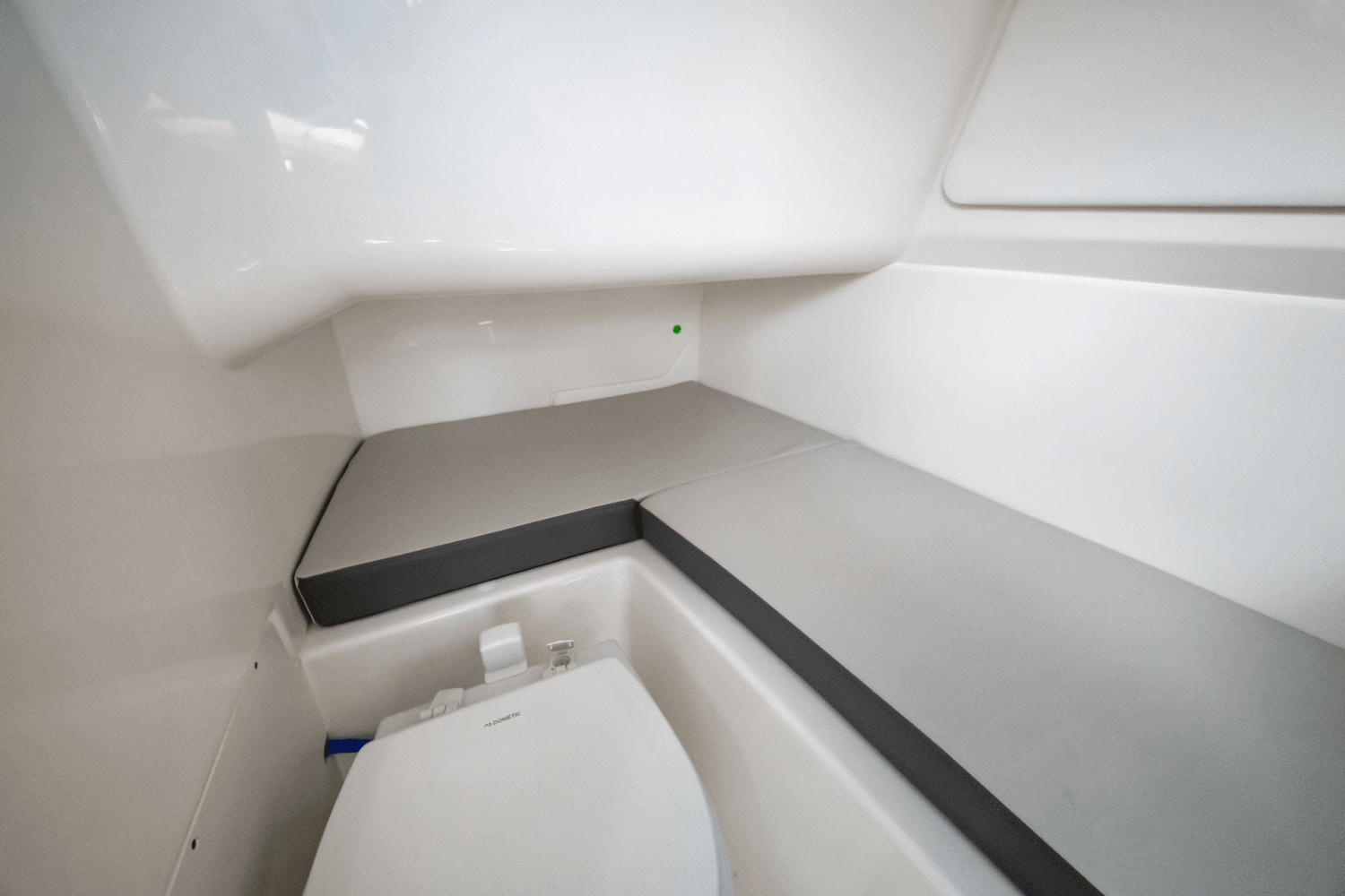 Slide: The Image of Sea Ray SDX 270 Outboard 2025 - 21