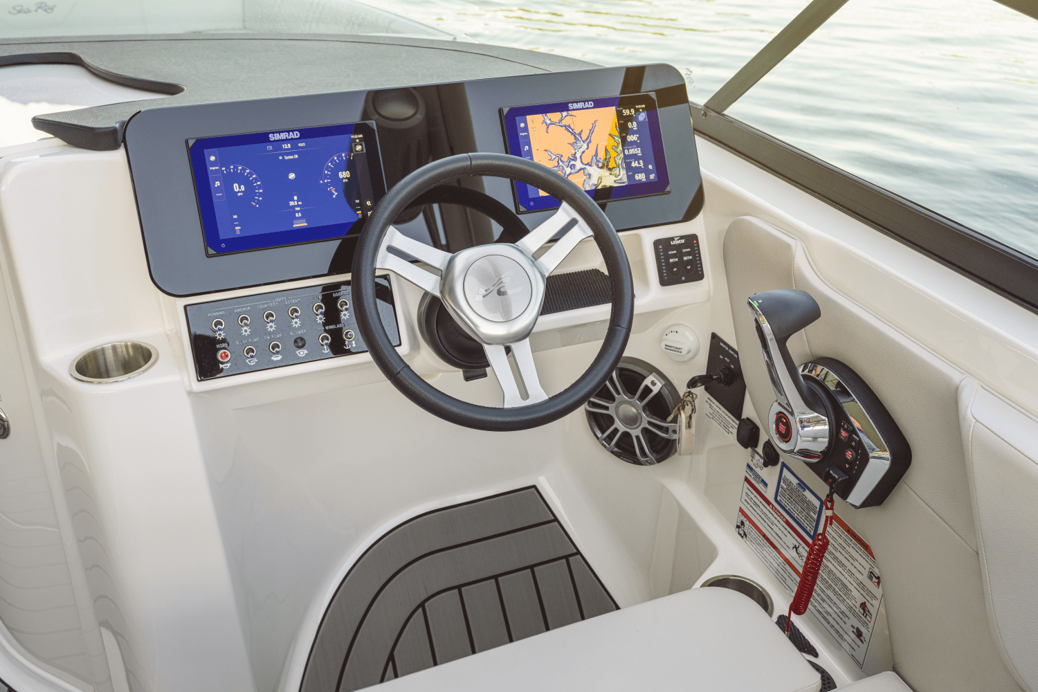 Slide: The Image of Sea Ray SDX 270 Outboard 2025 - 22