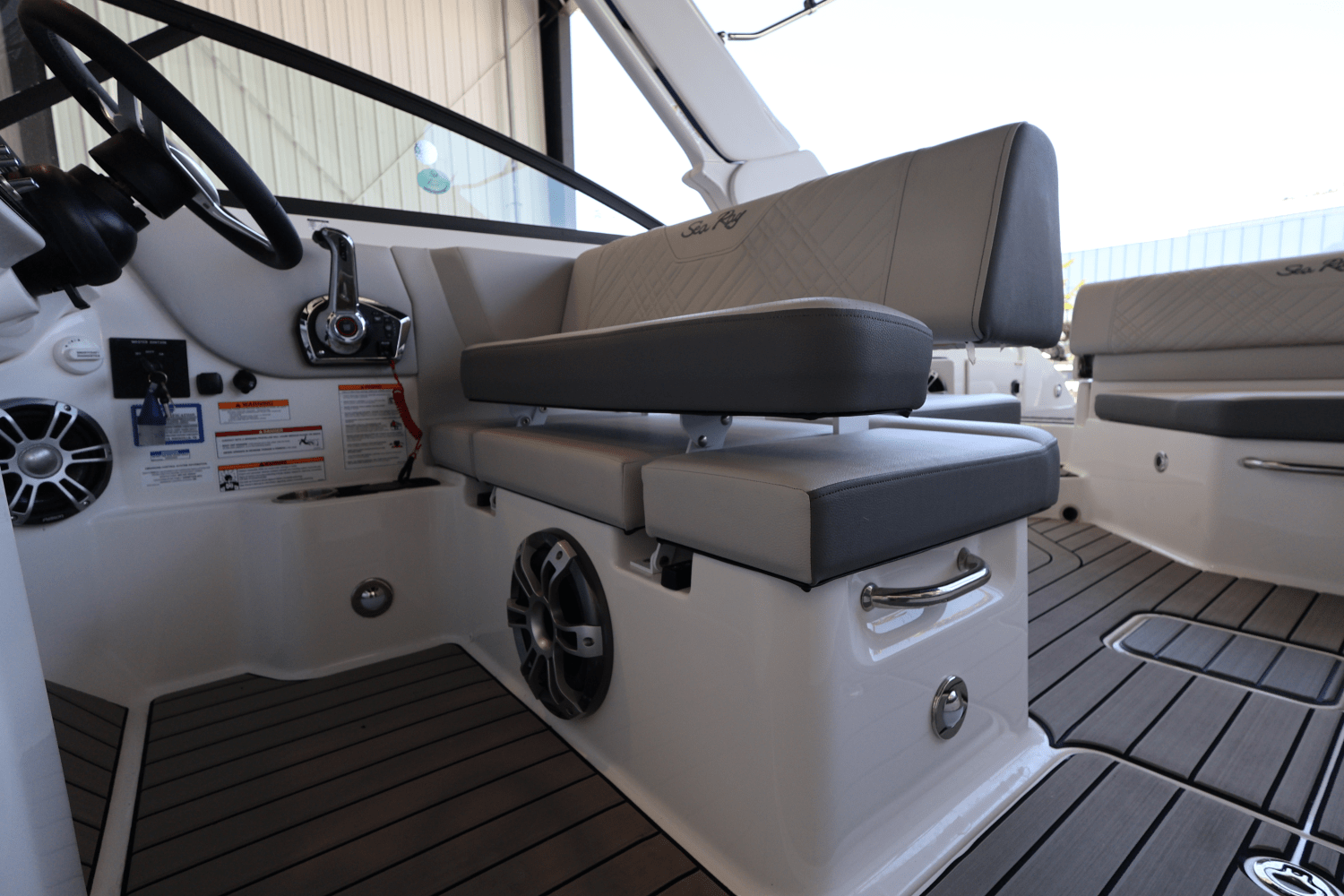 Slide: The Image of Sea Ray SDX 270 Outboard 2025 - 23