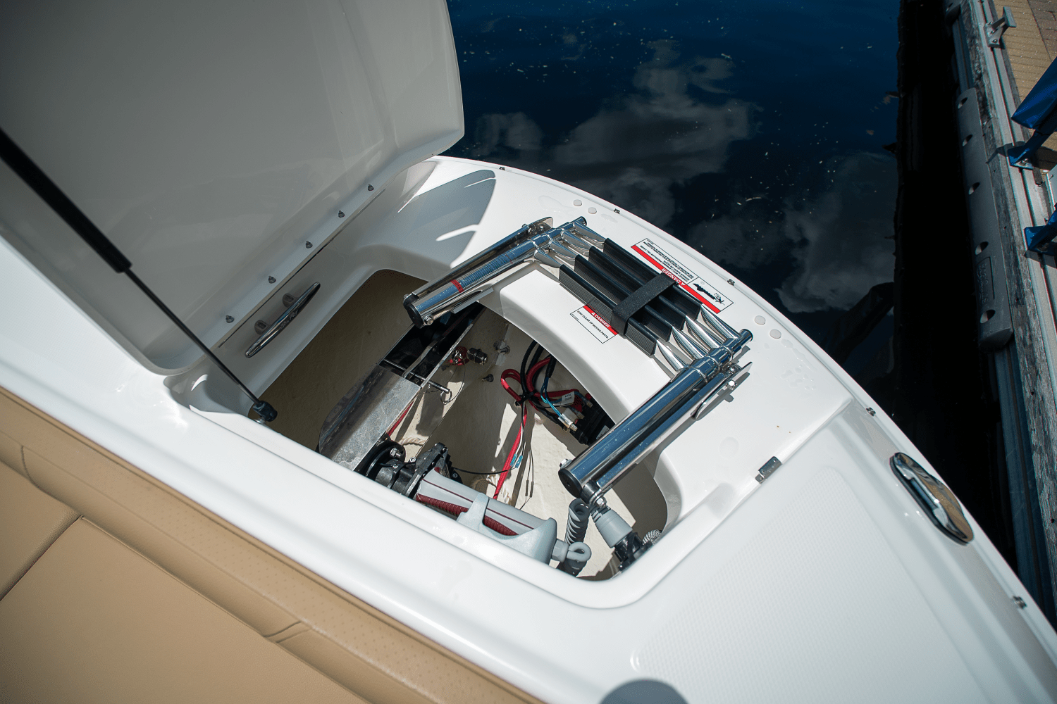 Slide: The Image of Sea Ray SDX 270 Outboard 2025 - 23