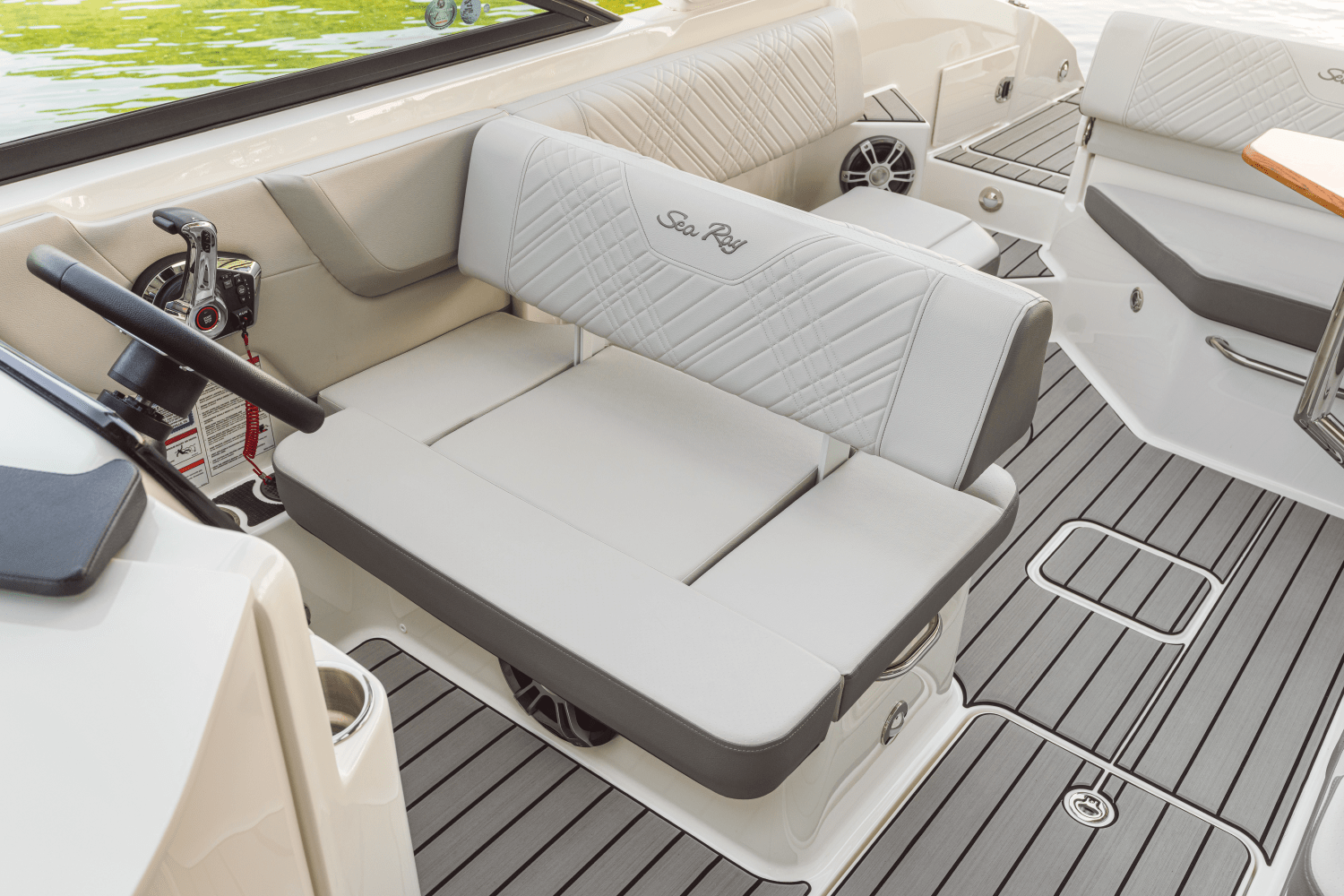 Slide: The Image of Sea Ray SDX 270 Outboard 2025 - 24