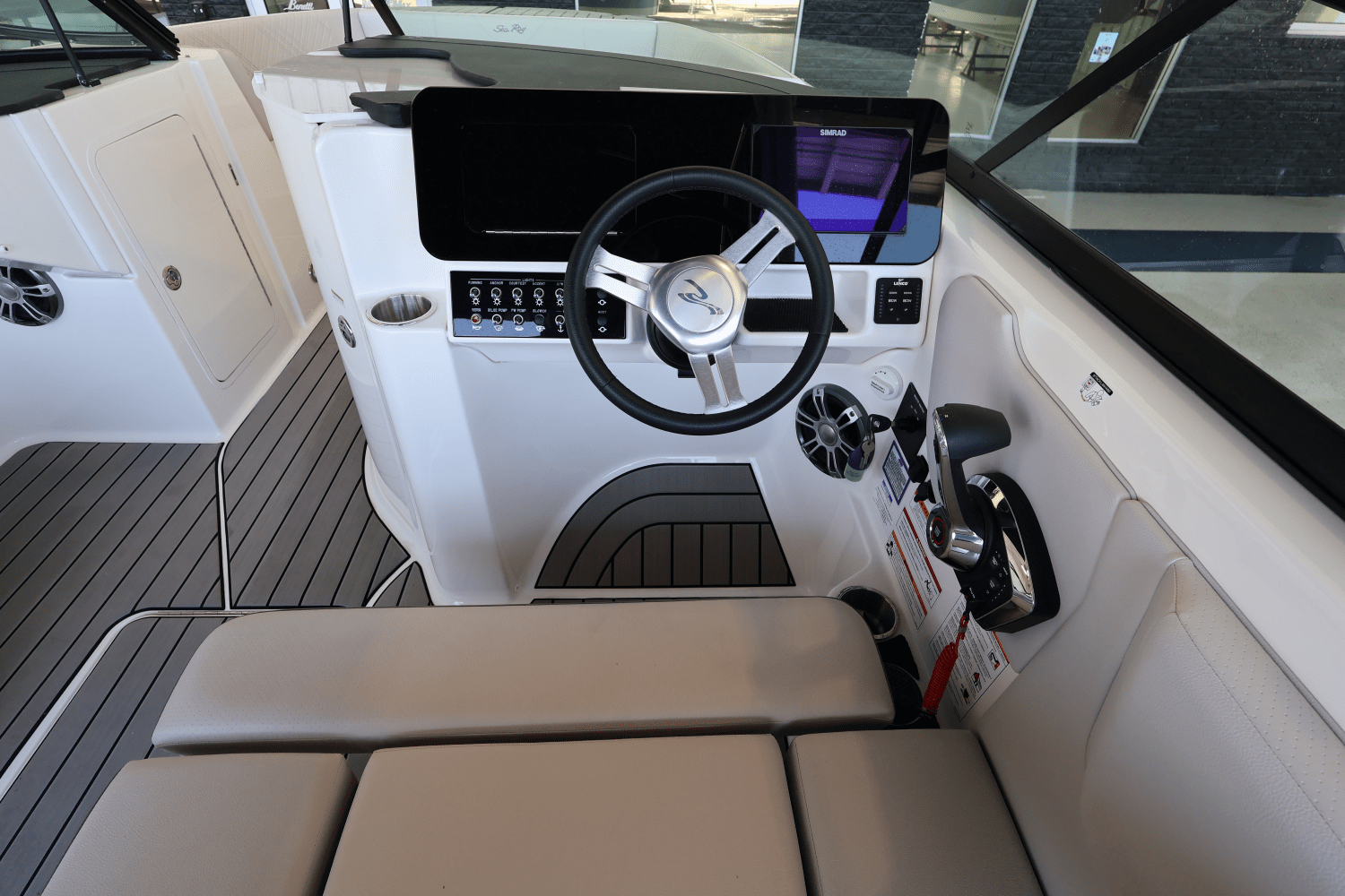 Slide: The Image of Sea Ray SDX 270 Outboard 2025 - 24
