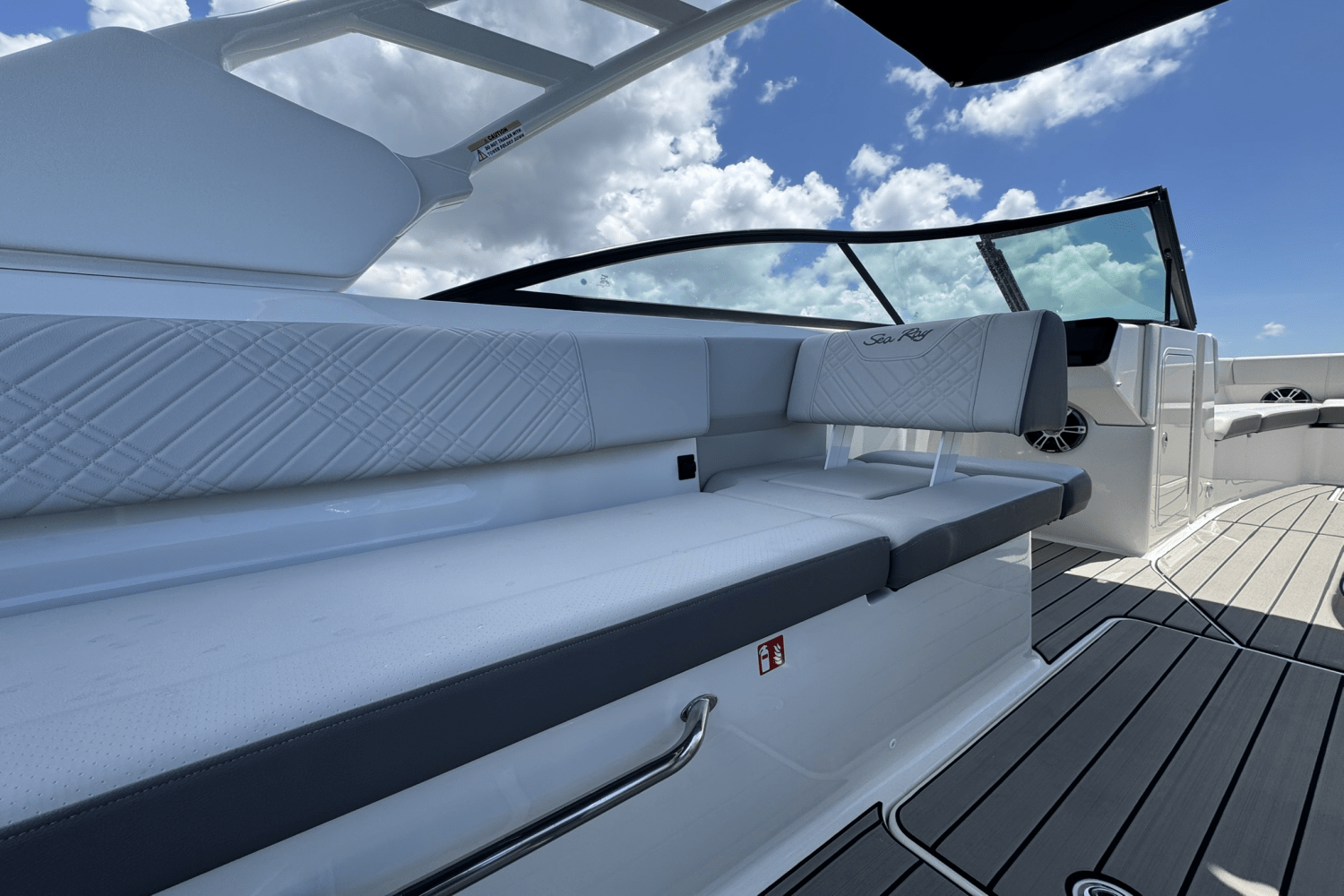 Slide: The Image of Sea Ray SDX 270 Outboard 2025 - 25