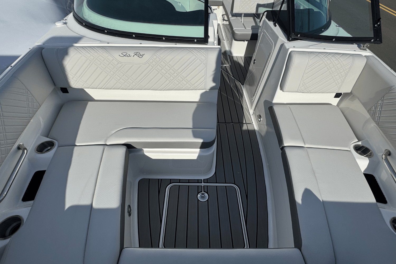 Slide: The Image of Sea Ray SDX 270 Outboard 2025 - 26