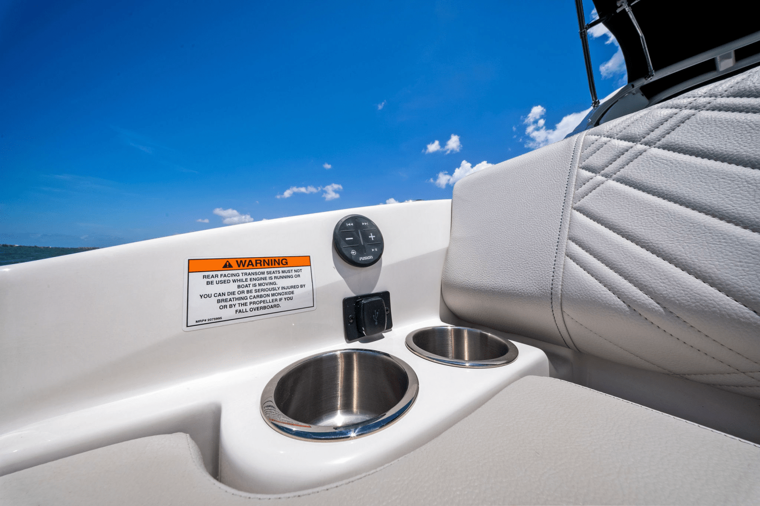 Slide: The Image of Sea Ray SDX 270 Outboard 2025 - 27