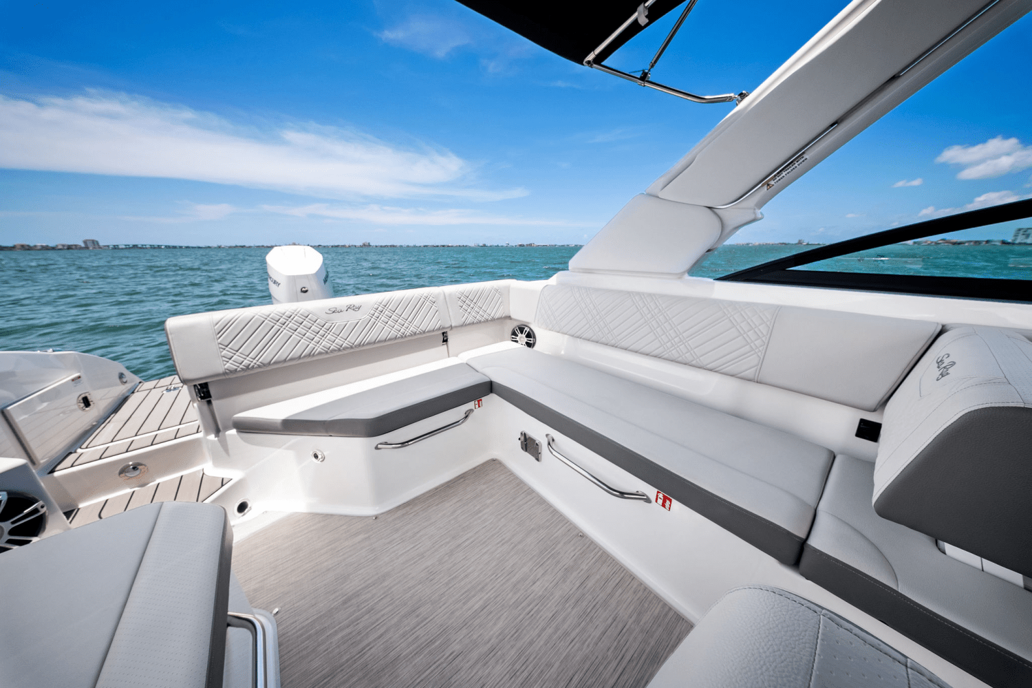 Slide: The Image of Sea Ray SDX 270 Outboard 2025 - 29