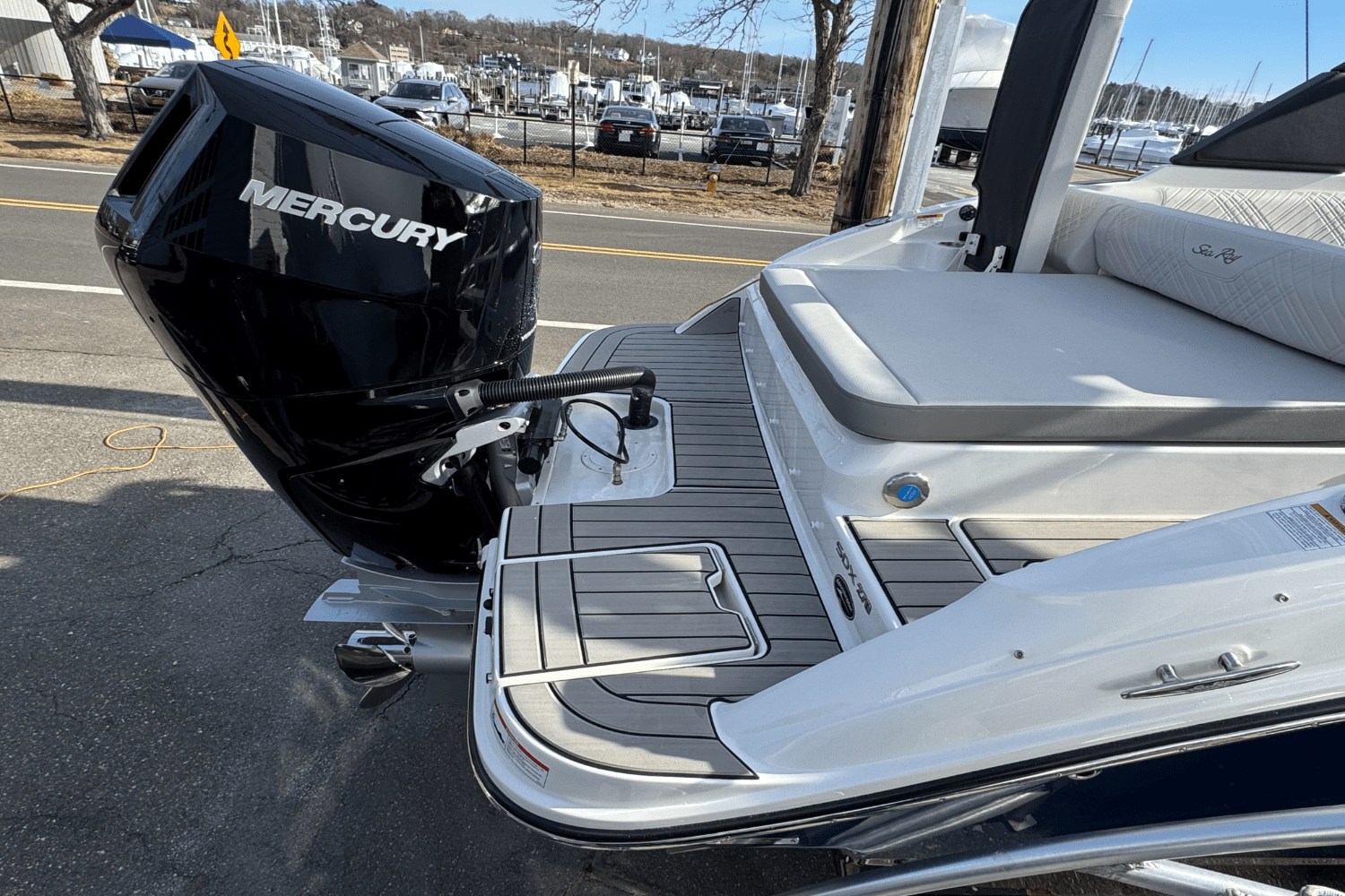 Slide: The Image of Sea Ray SDX 270 Outboard 2025 - 3
