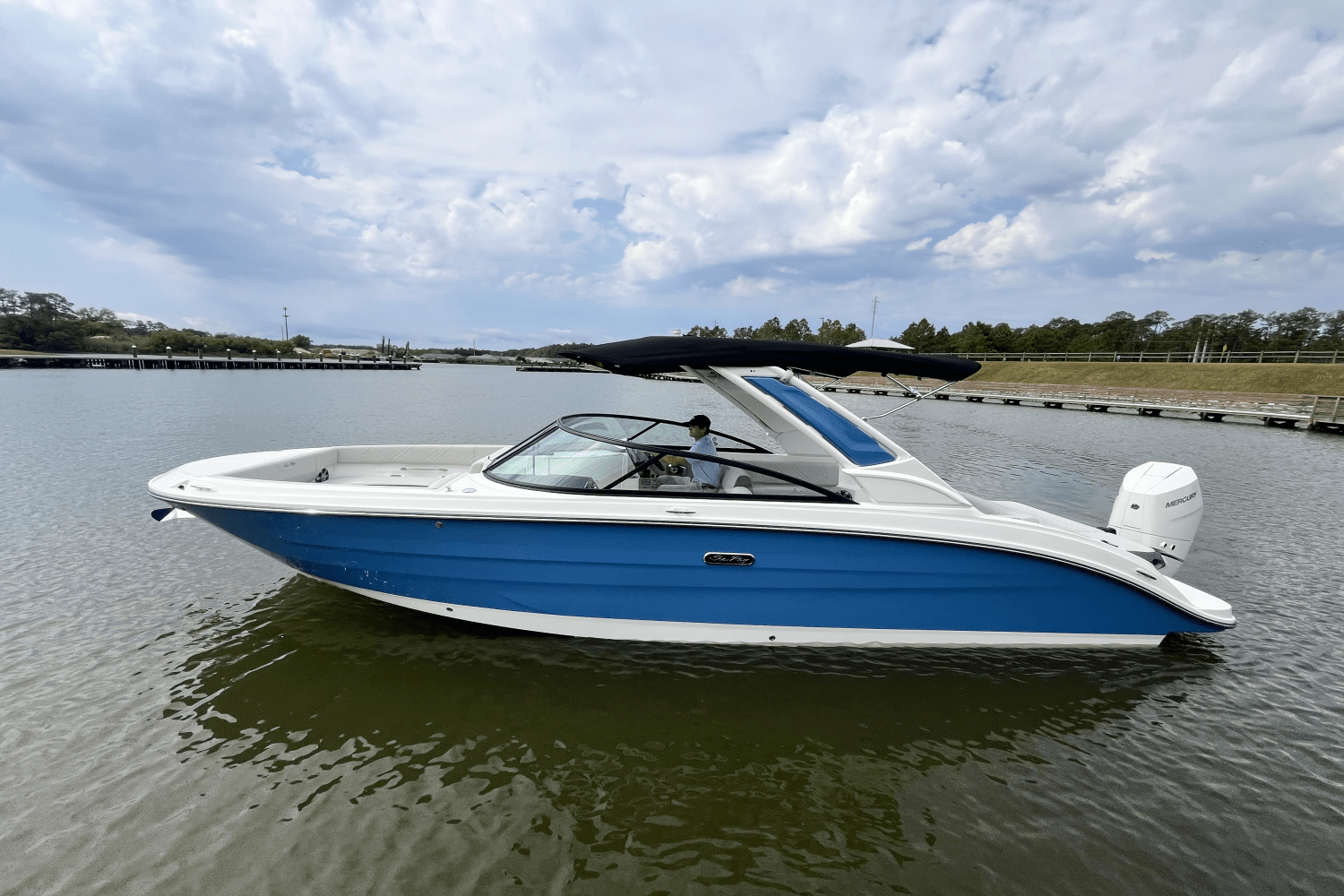 Slide: The Image of Sea Ray SDX 270 Outboard 2025 - 3