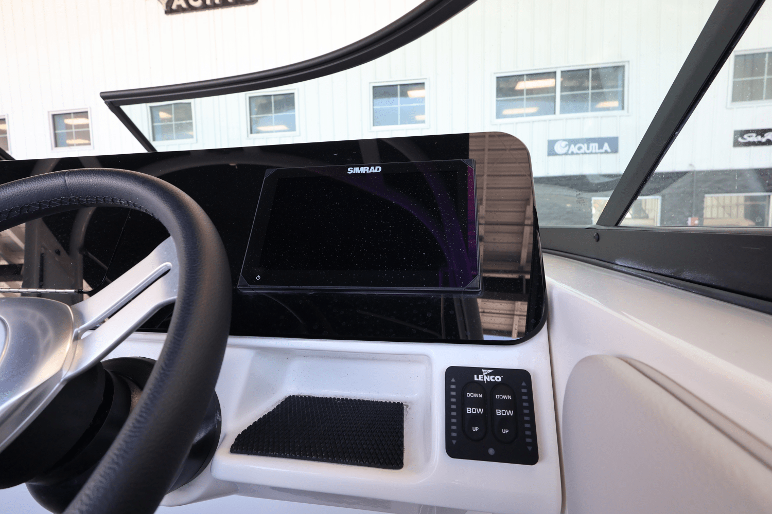 Slide: The Image of Sea Ray SDX 270 Outboard 2025 - 30