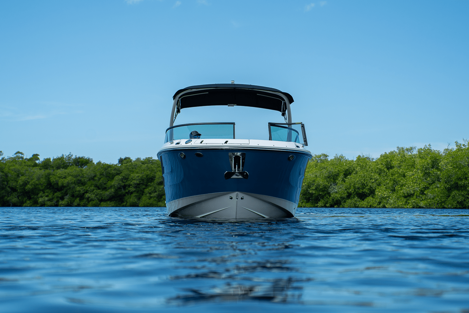 Slide: The Image of Sea Ray SDX 270 Outboard 2025 - 34