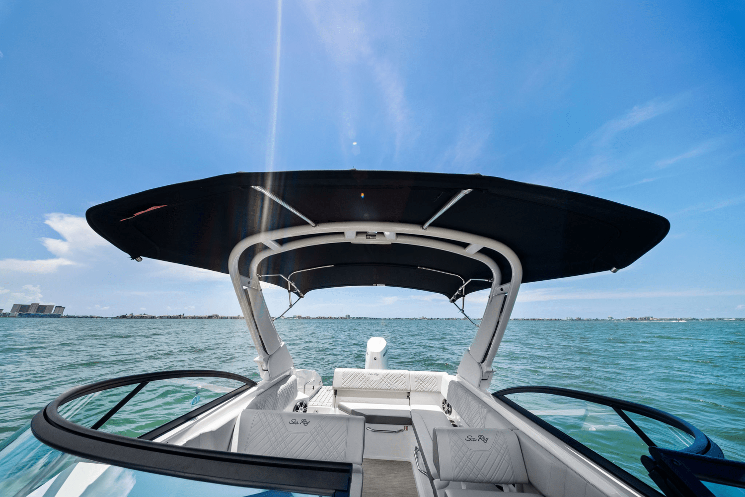 Slide: The Image of Sea Ray SDX 270 Outboard 2025 - 38