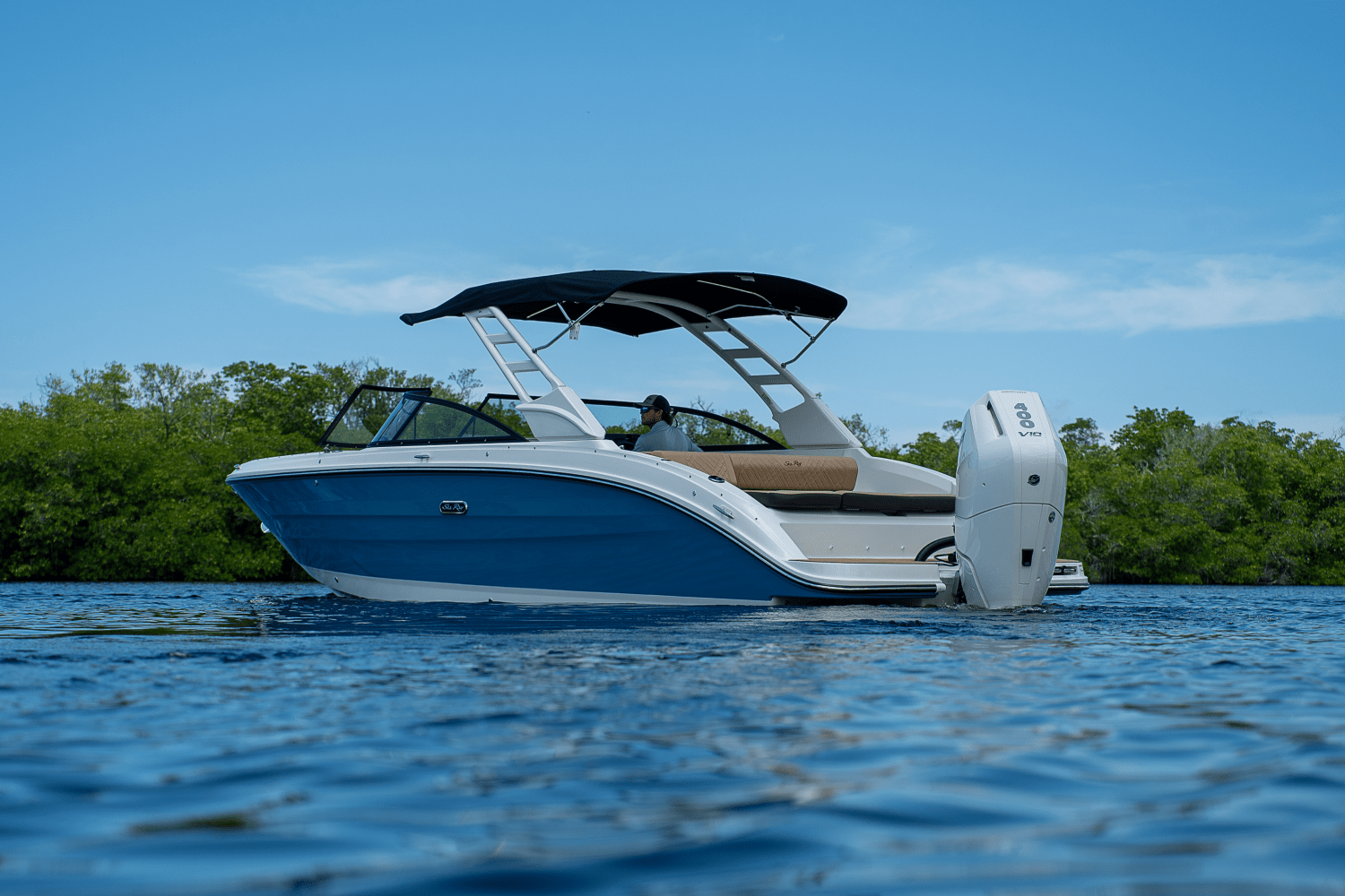 Slide: The Image of Sea Ray SDX 270 Outboard 2025 - 40