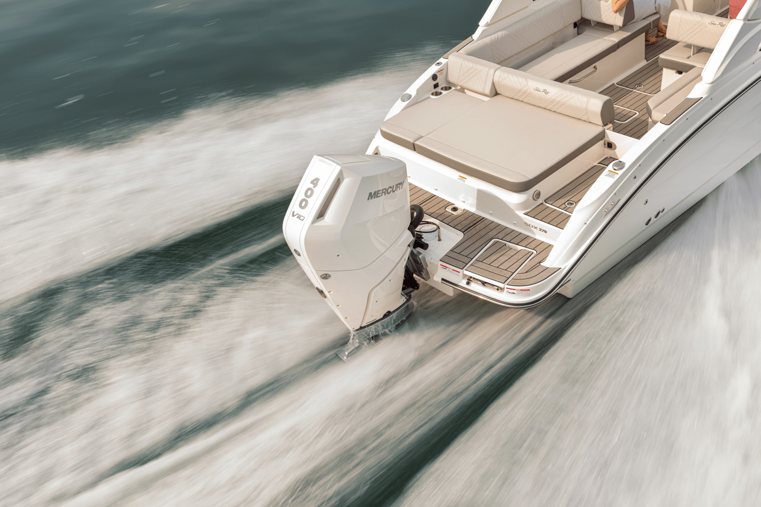 Slide: The Image of Sea Ray SDX 270 Outboard 2025 - 40