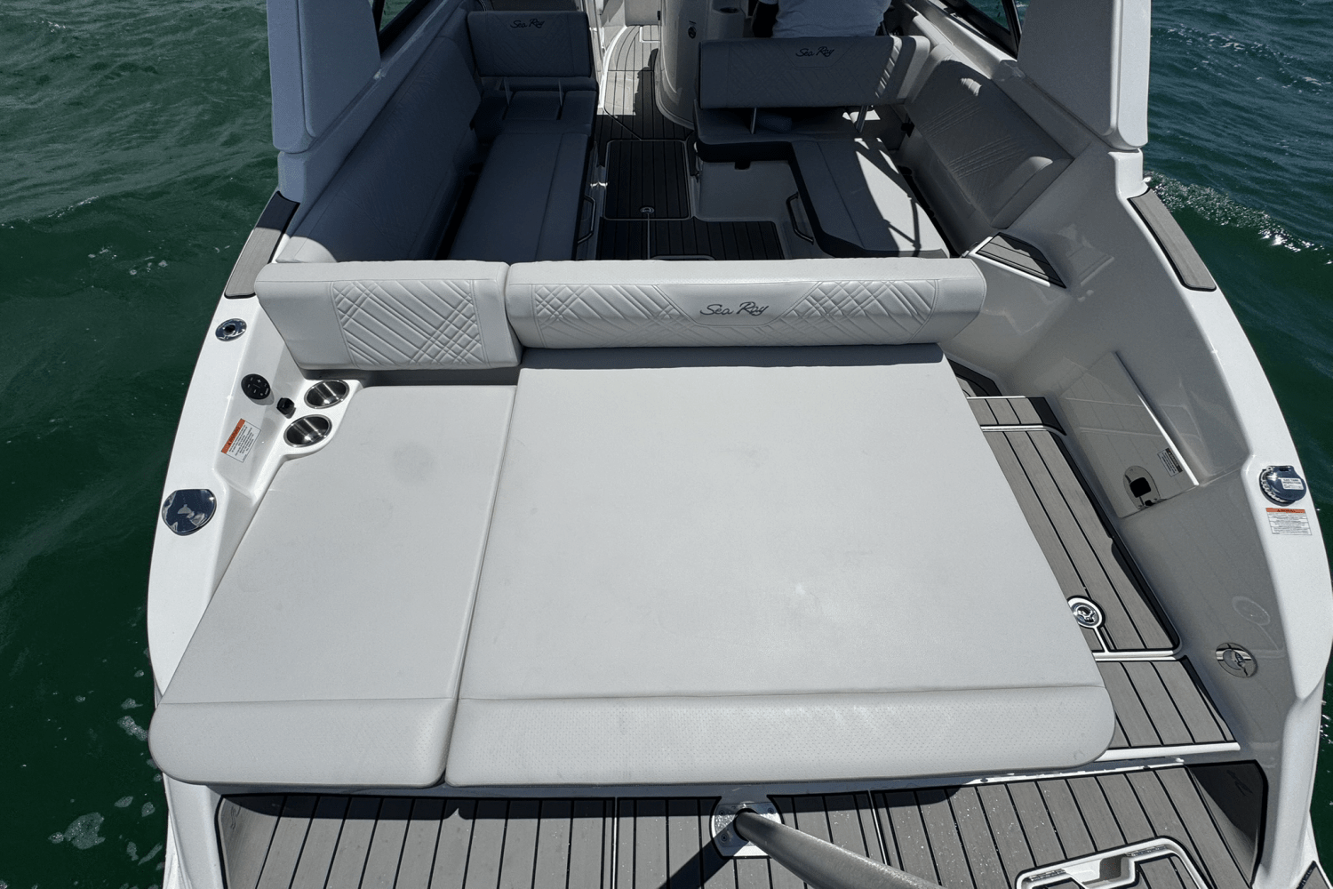 Slide: The Image of Sea Ray SDX 270 Outboard 2025 - 42