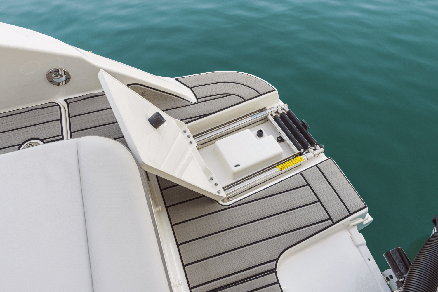 Slide: The Image of Sea Ray SDX 270 Outboard 2025 - 42