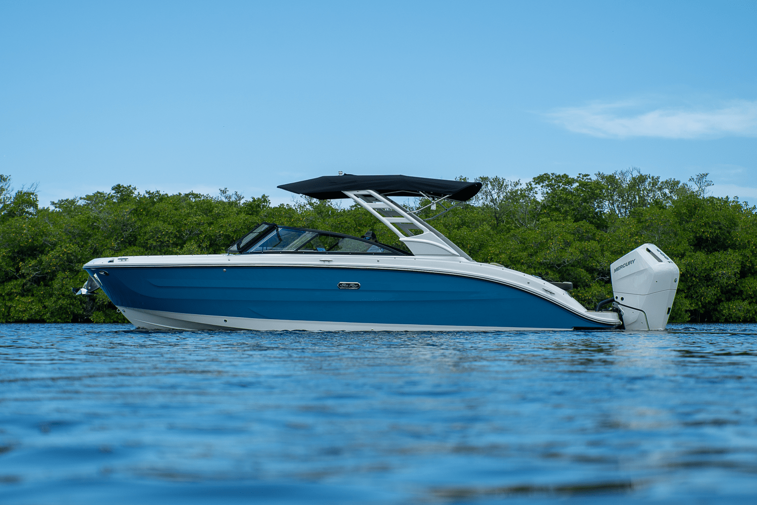 Slide: The Image of Sea Ray SDX 270 Outboard 2025 - 42