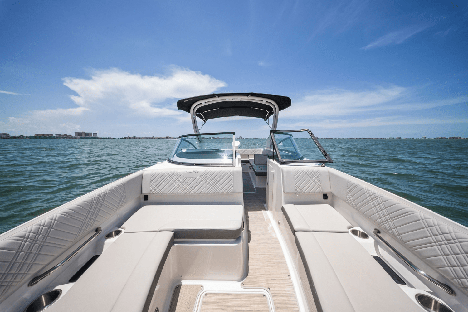 Slide: The Image of Sea Ray SDX 270 Outboard 2025 - 46