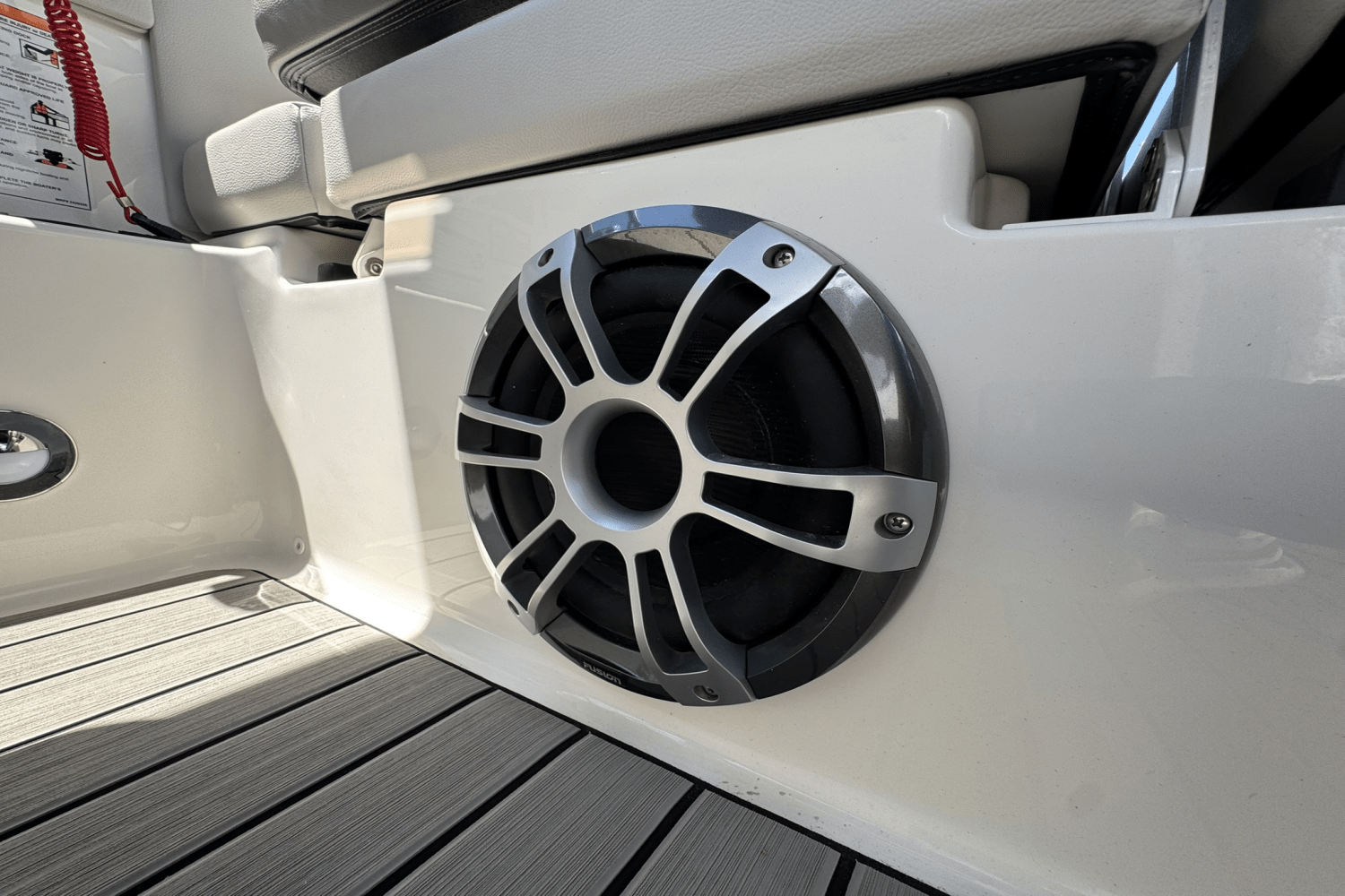 Slide: The Image of Sea Ray SDX 270 Outboard 2025 - 47