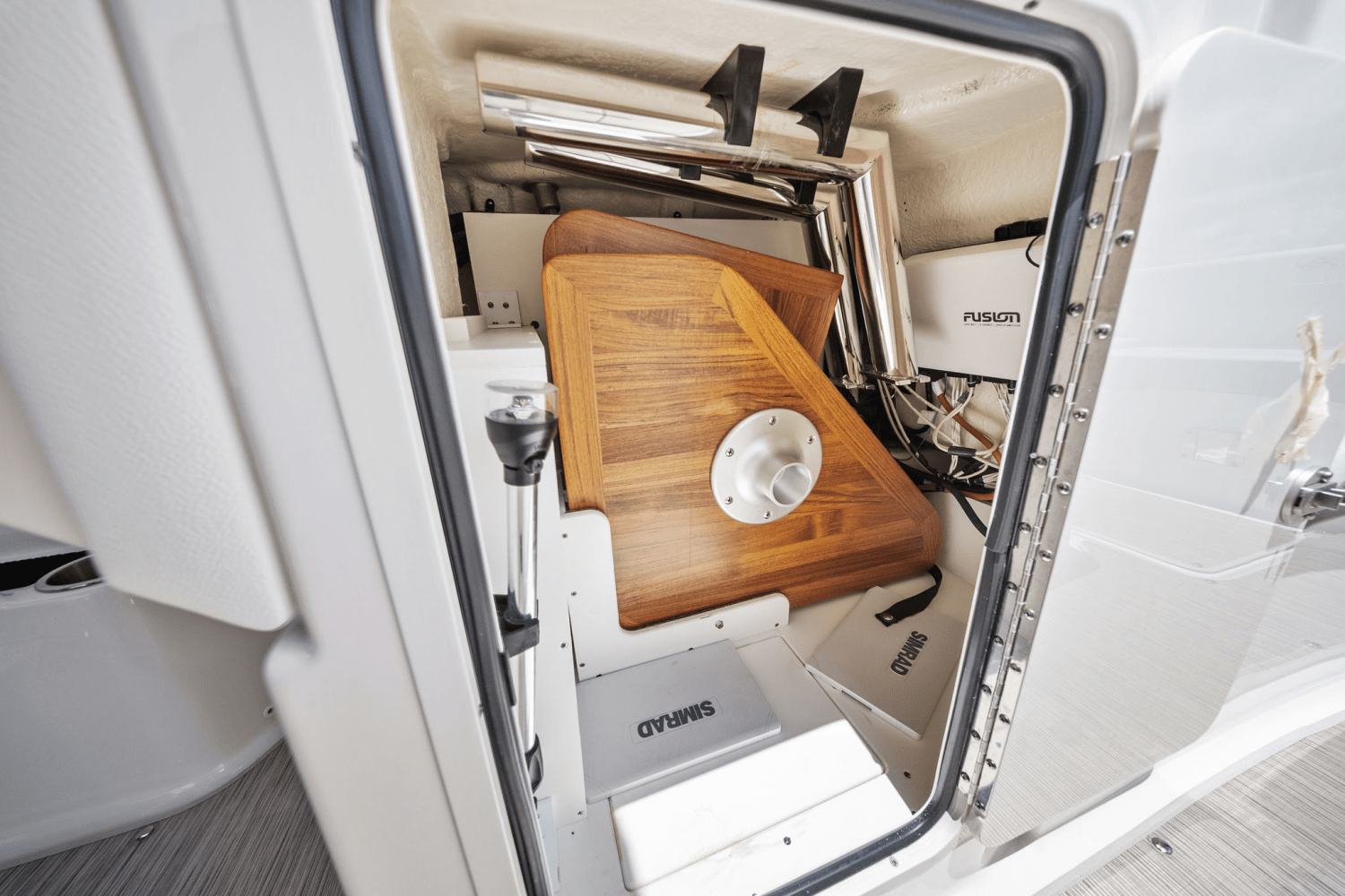 Slide: The Image of Sea Ray SDX 270 Outboard 2025 - 49