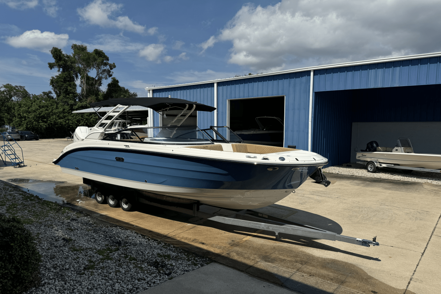 Slide: The Image of Sea Ray SDX 270 Outboard 2025 - 5