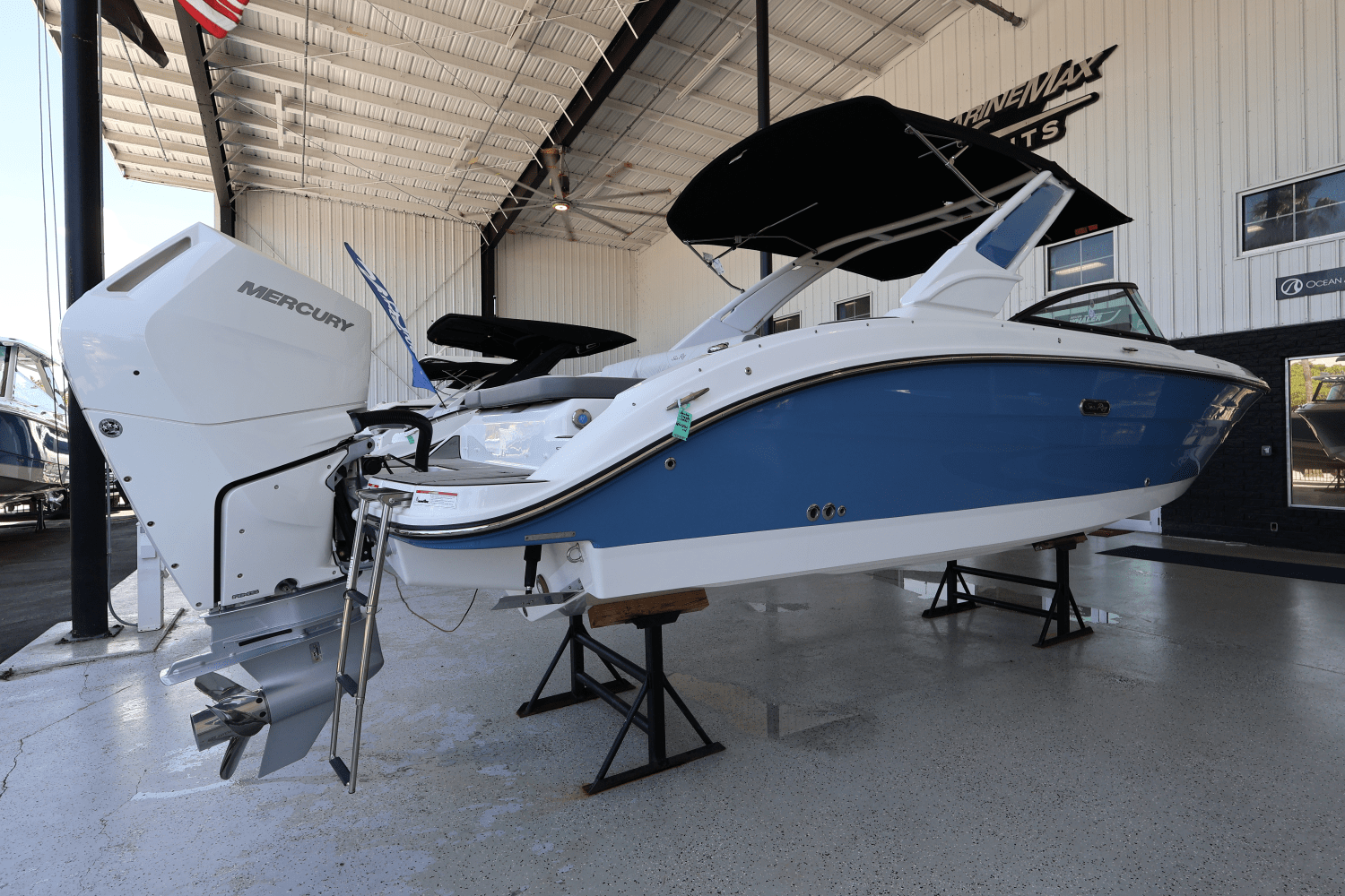 Slide: The Image of Sea Ray SDX 270 Outboard 2025 - 6